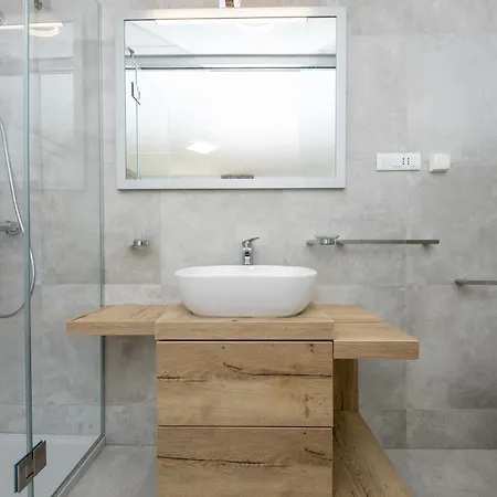 Esquel - Beachfront, Heated Pool * Rogoznica (Sibenik-Knin)