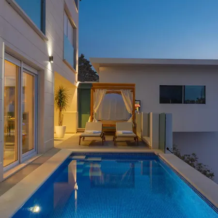 Esquel - Beachfront, Heated Pool Rogoznica (Sibenik-Knin)
